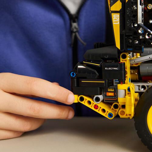 【オンライン限定価格】レゴ LEGO テクニック Volvo L120 Electric トラクターショベル 42209｜おもちゃ 玩具 誕生日 プレゼント ブロック 9歳 10歳 11歳
