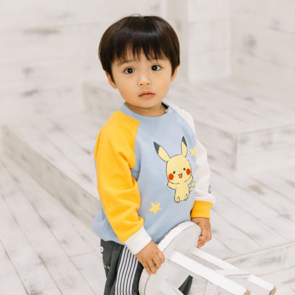 monpoke モンポケ トレーナー 袖配色 サガラ刺繍 ピカチュウ