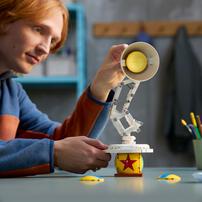 【オンライン限定価格】レゴ LEGO アイデア ディズニー・ピクサー ルクソーJr. 21357｜おもちゃ 玩具 誕生日 プレゼント ブロック 18歳 19歳 20歳