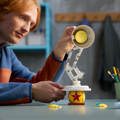 【オンライン限定価格】レゴ LEGO アイデア ディズニー・ピクサー ルクソーJr. 21357｜おもちゃ 玩具 誕生日 プレゼント ブロック 18歳 19歳 20歳