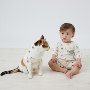 【ベビー×ペットコレクション】長袖前開きフィットオール 猫総柄(ホワイト×60-70cm)  ベビーザらス限定