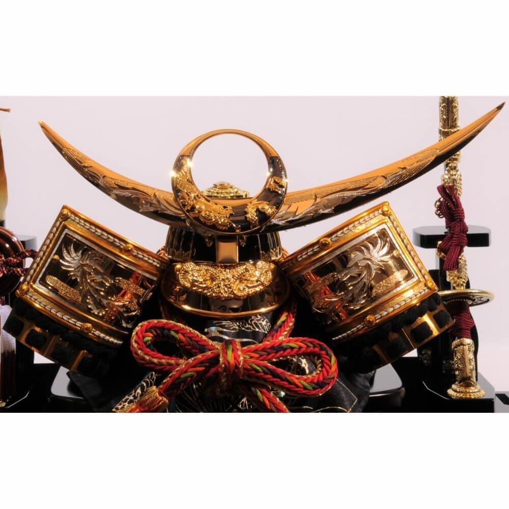 五月人形】兜飾り ケース飾り「上杉謙信 金彩松LEDアクリルケース