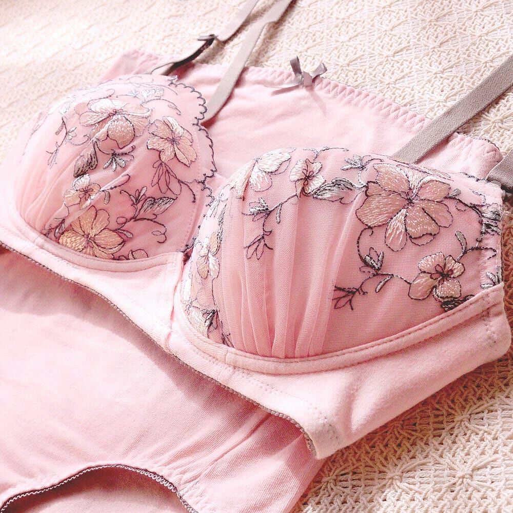 ピンク 刺繍入り ブラジャー エンブ刺繍ブラ＆ショーツ（ピンク×L） ベビーザらス限定 | マタニティ