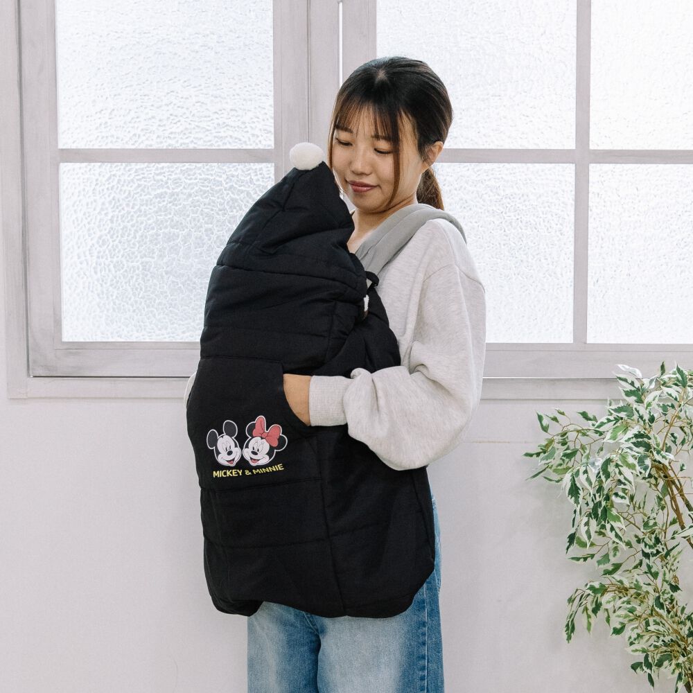 Disney ディズニー 抱っこ紐ケープ 中綿 ポンポン付き ミッキー