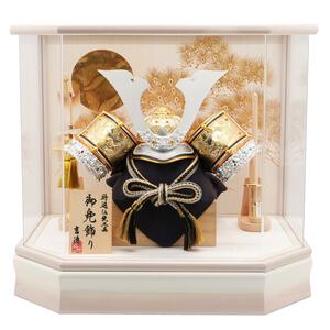 【五月人形】兜飾り ケース飾り「金彩松に月グレージュ六角アクリル」 (538204)コンパクト 男の子 トイザらス・ベビーザらス限定【メーカー直送】