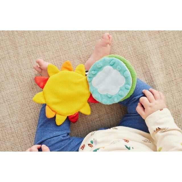 かしゃかしゃぬのえほんおひさま | おもちゃ通販のトイザらス