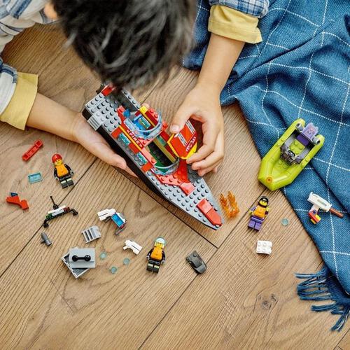 【オンライン限定価格】レゴ LEGO シティ 消防レスキューボート 60373｜おもちゃ 玩具 誕生日 プレゼント ブロック 知育 5歳 6歳 7歳