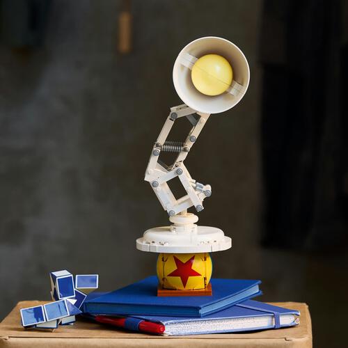 【オンライン限定価格】レゴ LEGO アイデア ディズニー・ピクサー ルクソーJr. 21357｜おもちゃ 玩具 誕生日 プレゼント ブロック 18歳 19歳 20歳