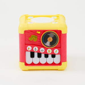 音と光で楽しさいっぱい！ミュージカルアクティビティキューブ ベビーザらス限定