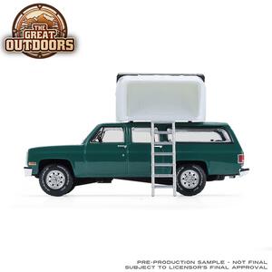 GL 1/64 1990 Chevrolet Suburban - Green with Modern Rooftop Camper