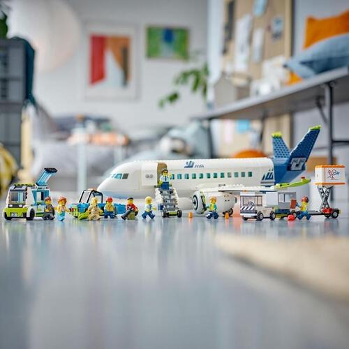 【オンライン限定価格】レゴ LEGO シティ 旅客機 60367｜おもちゃ 玩具 誕生日 プレゼント ブロック 知育 7歳 8歳 9歳