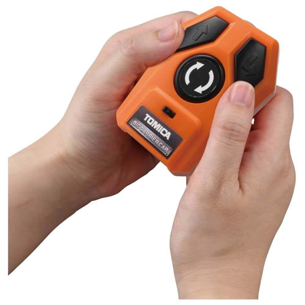 トミカ 大回転発車！リモコンビッグキャリアカー | おもちゃ通販の
