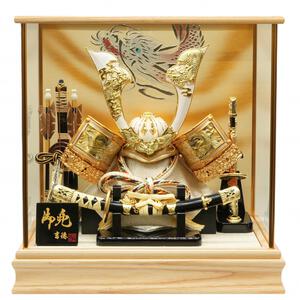 【五月人形】兜飾り ケース飾り「向い龍鍬形木目調」（538110）コンパクト 男の子 端午の節句 トイザらス・ベビーザらス限定【メーカー直送】