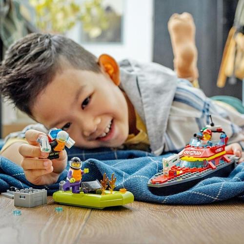 【オンライン限定価格】レゴ LEGO シティ 消防レスキューボート 60373｜おもちゃ 玩具 誕生日 プレゼント ブロック 知育 5歳 6歳 7歳