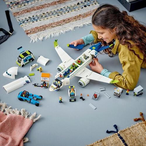 【オンライン限定価格】レゴ LEGO シティ 旅客機 60367｜おもちゃ 玩具 誕生日 プレゼント ブロック 知育 7歳 8歳 9歳