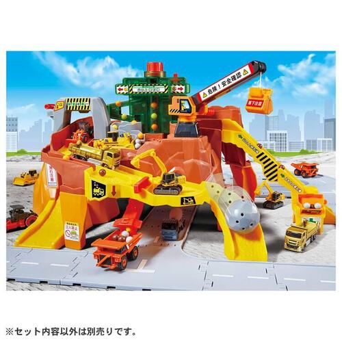 【オンライン限定価格】トミカ 岩がゴロゴロ！ビッグ工事現場  3歳 4歳 5歳