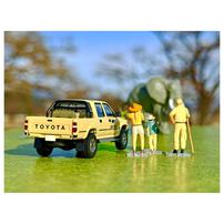 海洋堂×トミカリミテッド ヴィンテージ ジオコレ64 ＃カースナップ29a サファリ2 （トヨタ ハイラックス4WDピックアップ ダブルキャブ付属）