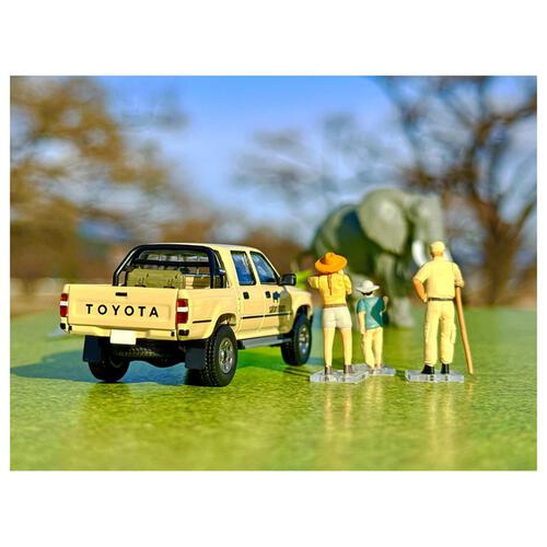 海洋堂×トミカリミテッド ヴィンテージ ジオコレ64 ＃カースナップ29a サファリ2 （トヨタ ハイラックス4WDピックアップ ダブルキャブ付属）