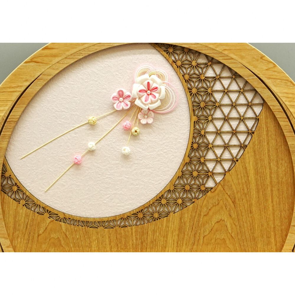 雛人形】ケース親王飾り「透かし麻の葉木目調半円アクリル」（322656