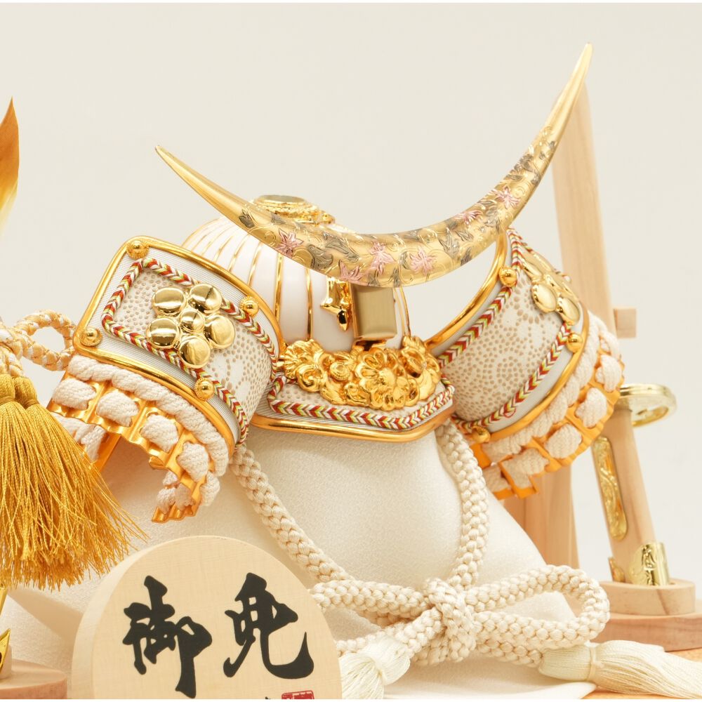 五月人形】兜飾り ケース飾り「伊達政宗グレージュ半円アクリル