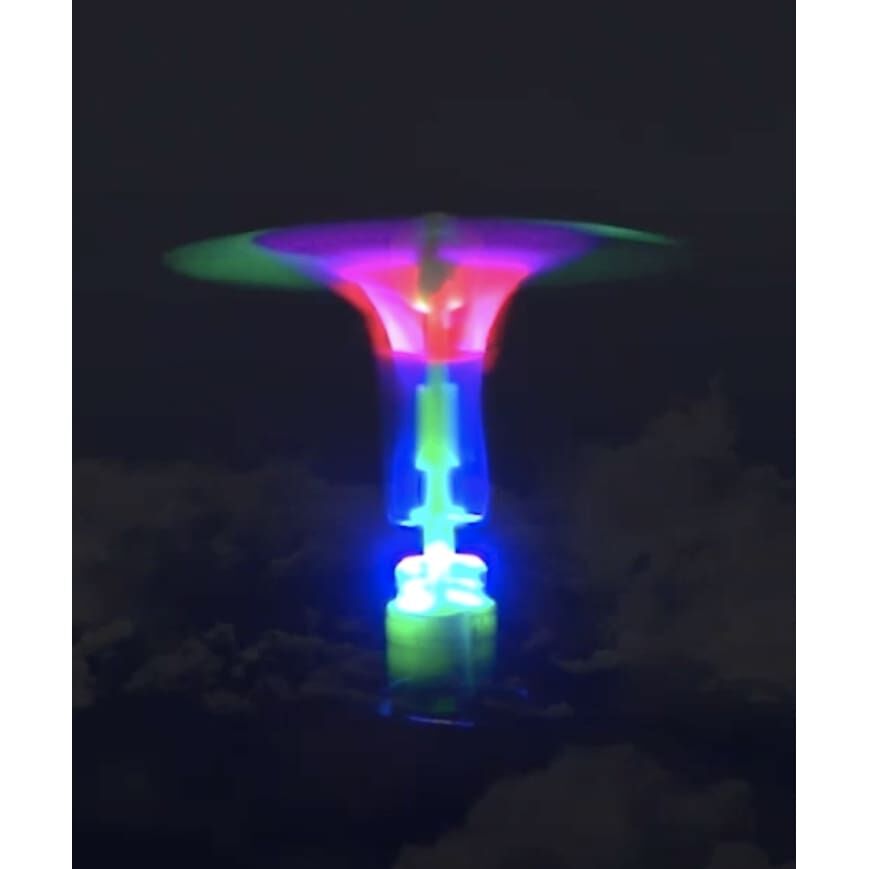 ロケットコプター LED搭載 公園 アウトドア 夜景 ロケット花火のよう