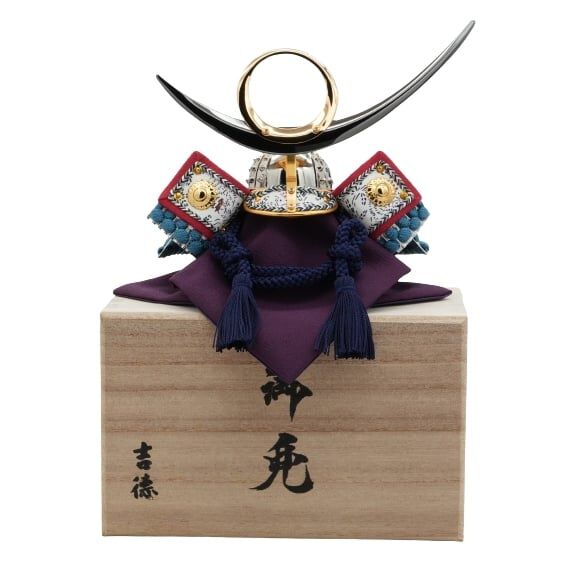 五月人形】兜飾り 床飾り「桐箱入り兜 上杉」（525049）コンパクト