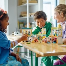 レゴ LEGO フレンズ ハートレイクシティ インターナショナルスクール 41731 おもちゃ ブロック プレゼント ごっこ遊び 街づくり 女の子 8歳 ~【送料無料】
